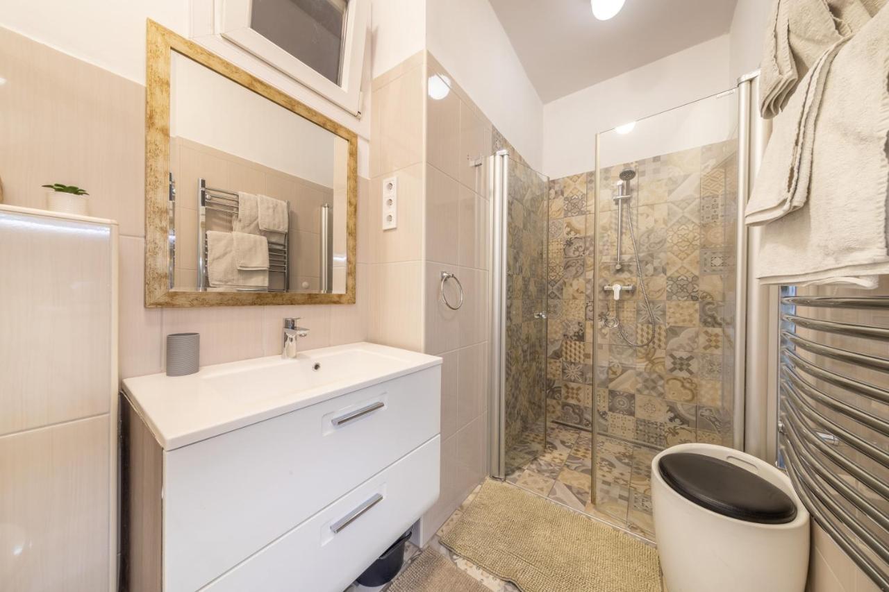 Margit Apartament *